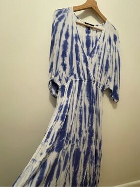 Lulu's Blue & White Tie-Dye Maxi Dress